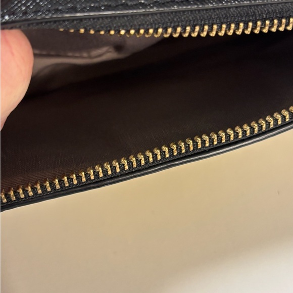 Marc Jacobs Cream and Black Crossbody Camera Bag - Picture 8 of 12